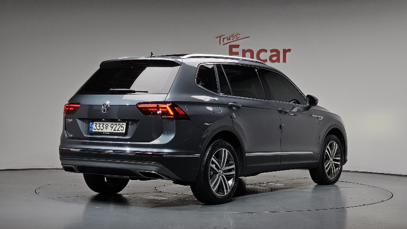 car Volkswagen Tiguan id70883 photo #2