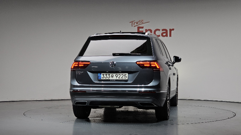 car Volkswagen Tiguan id70883 photo #4