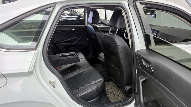 car Volkswagen Jetta id70899 photo #12