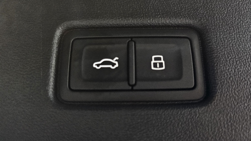 car Audi Q4 e-tron id70945 photo #17