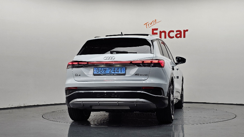 car Audi Q4 e-tron id70945 photo #4