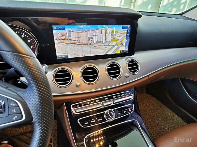 car Mercedes Benz E Class id71123 photo #11