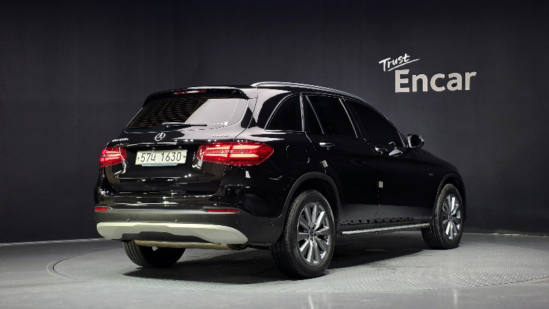car Mercedes Benz GLC id71138 photo #2
