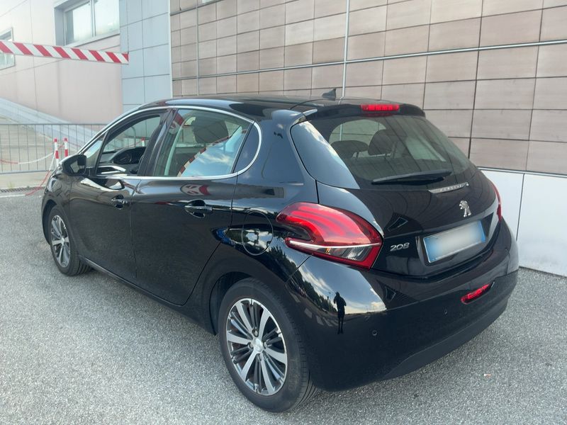 car Peugeot 208 id71424 photo #2