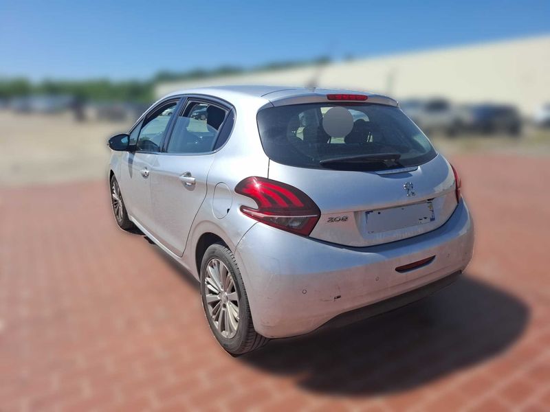 car Peugeot 208 id71444 photo #2