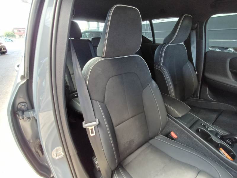 car Volvo XC40 id71470 photo #15