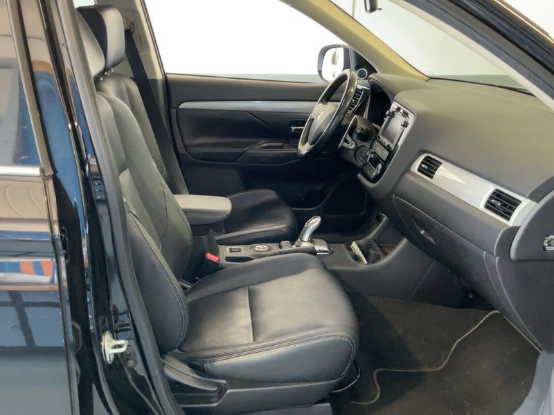 car Mitsubishi Outlander id71621 photo #16