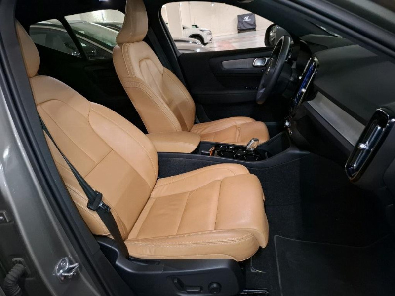 car Volvo XC40 id71706 photo #6
