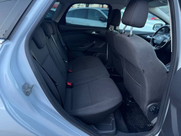 car Ford Focus id13731 photo #9