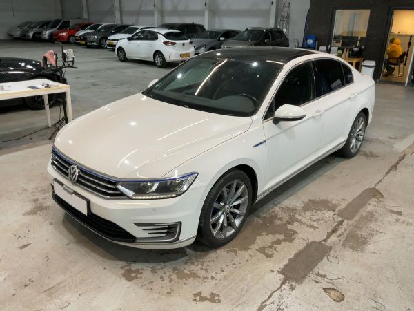 car Volkswagen Passat id13760 main photo