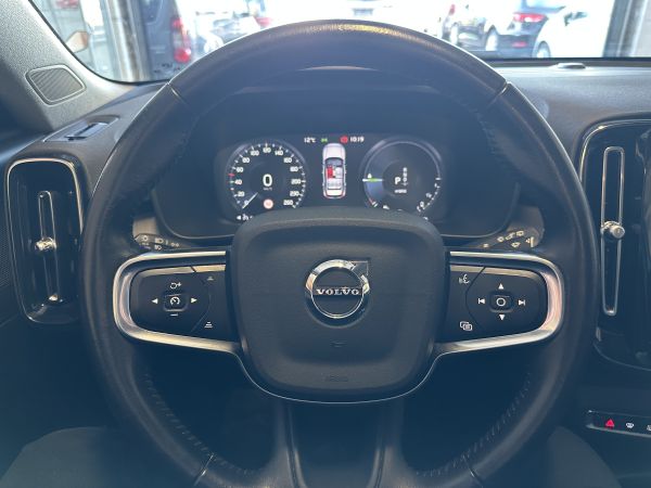 car Volvo XC40 id13858 photo #10