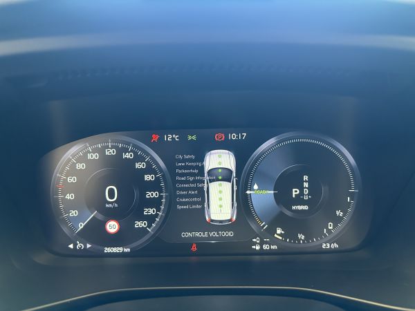 car Volvo XC40 id13858 photo #11
