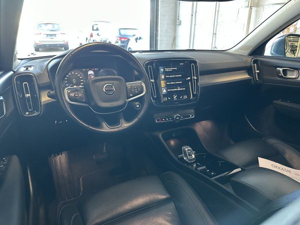 car Volvo XC40 id13858 photo #9