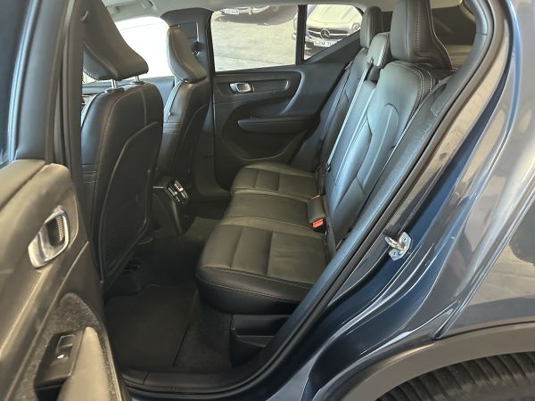 car Volvo XC40 id13858 photo #8