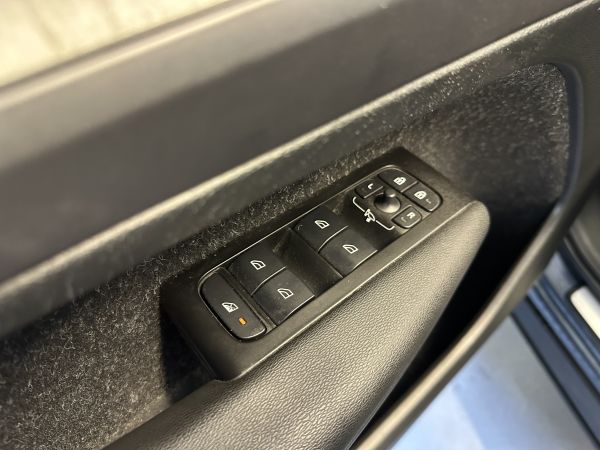 car Volvo XC40 id13858 photo #14