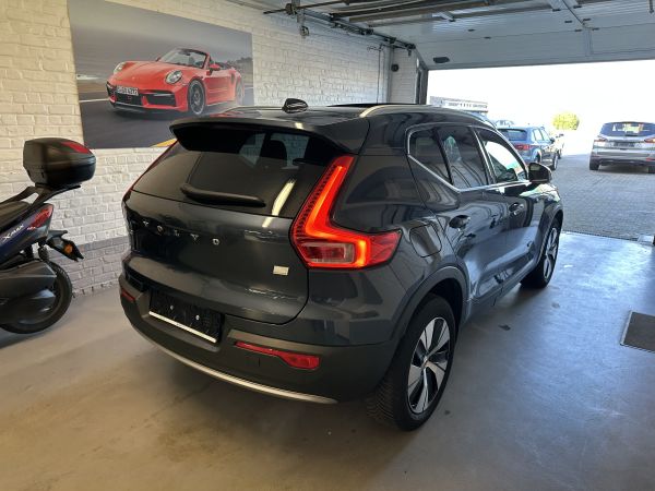 car Volvo XC40 id13858 photo #3