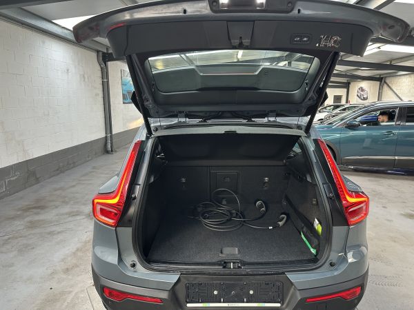 car Volvo XC40 id13859 photo #14