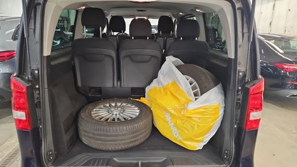 car Mercedes Benz EQV id13987 photo #11