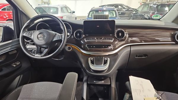 car Mercedes Benz EQV id13987 photo #7
