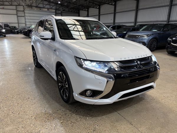 car Mitsubishi Outlander id14006 photo #4