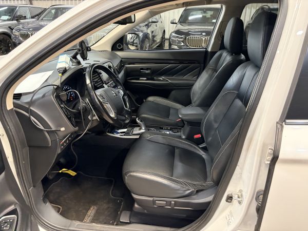 car Mitsubishi Outlander id14006 photo #7