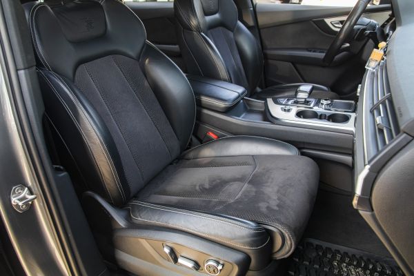 car Audi Q7 id14014 photo #6