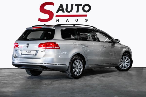car Volkswagen Passat id14152 photo #2