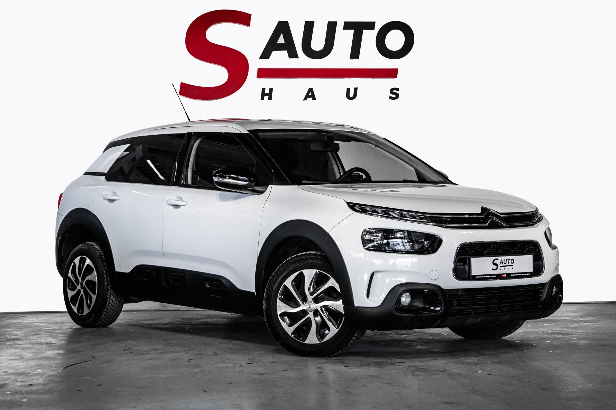 Citroen C4 Cactus 2019, Hatchback Automatic White  10649