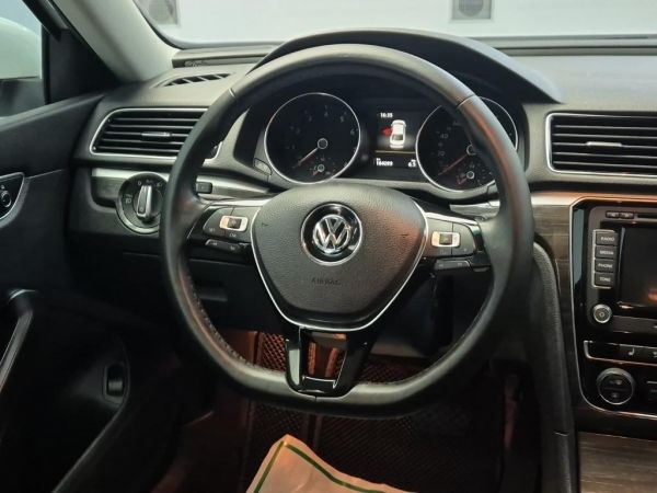 car Volkswagen Passat id14183 photo #10