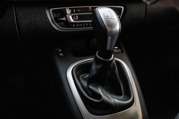 car Renault Scenic id14246 photo #13