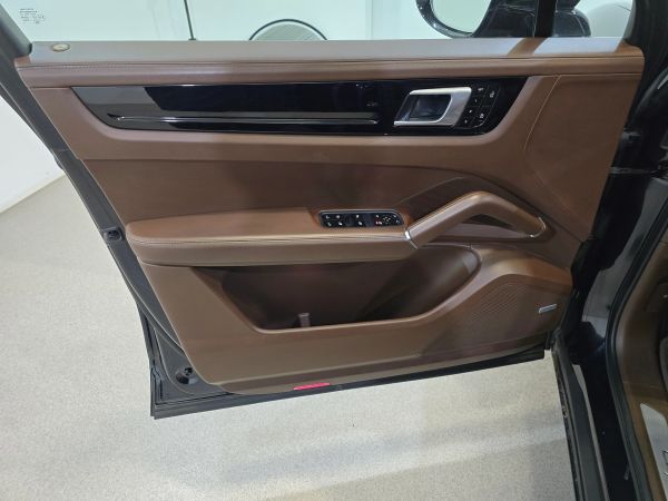 car Porsche Cayenne id14257 photo #13