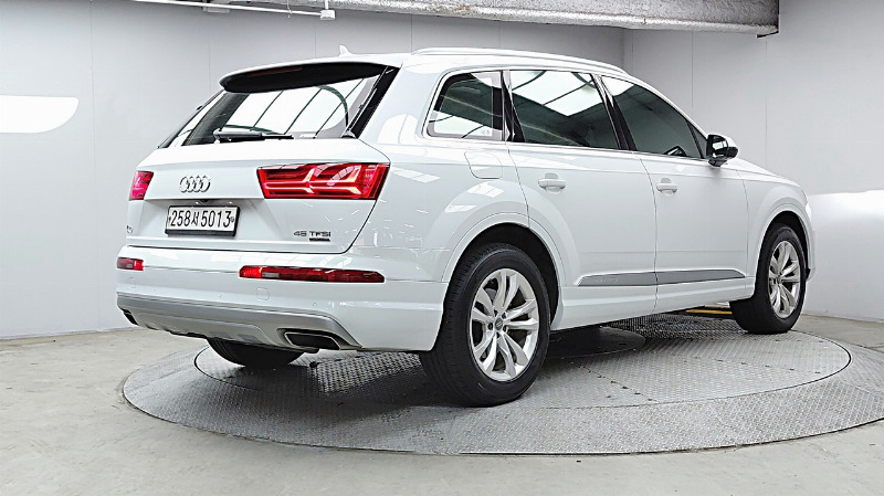 car Audi Q7 id71833 photo #2