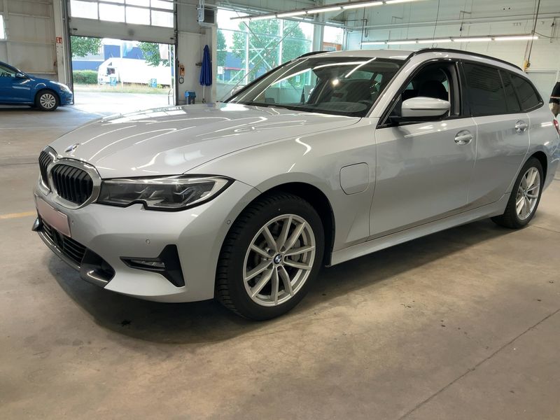 car BMW 3 Series id71972 main photo