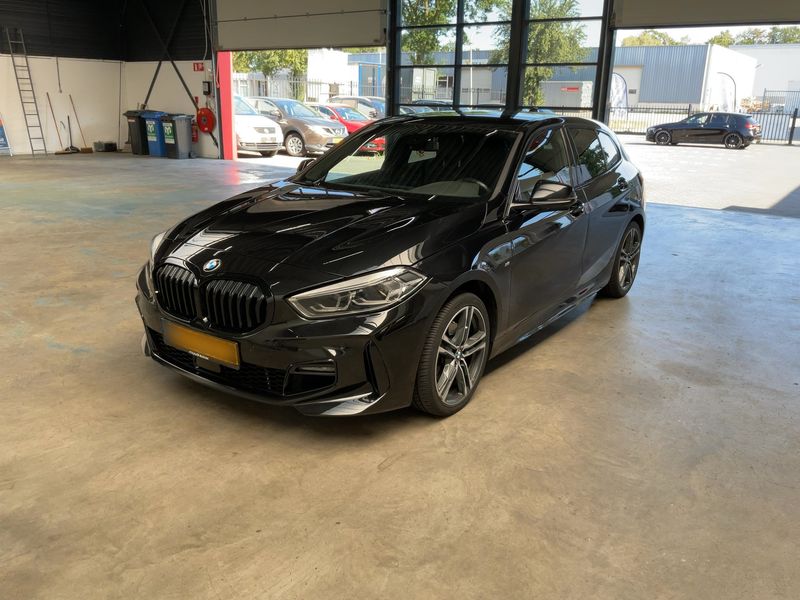 car BMW 1 Series id71982 main photo