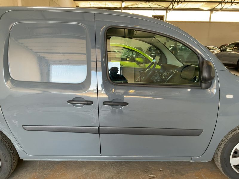 car Nissan NV250 id72001 photo #11