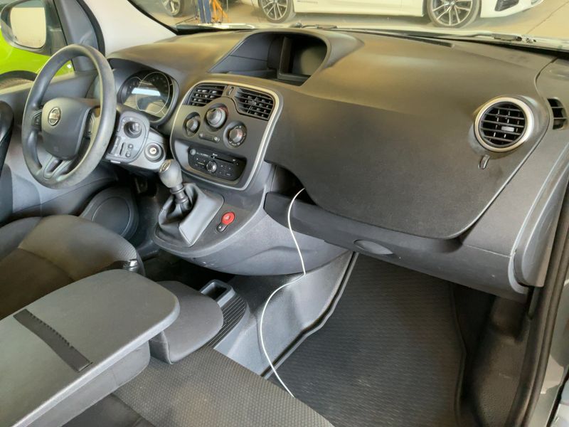 car Nissan NV250 id72001 photo #17