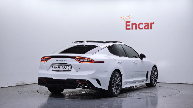 car KIA Stinger id72352 photo #2