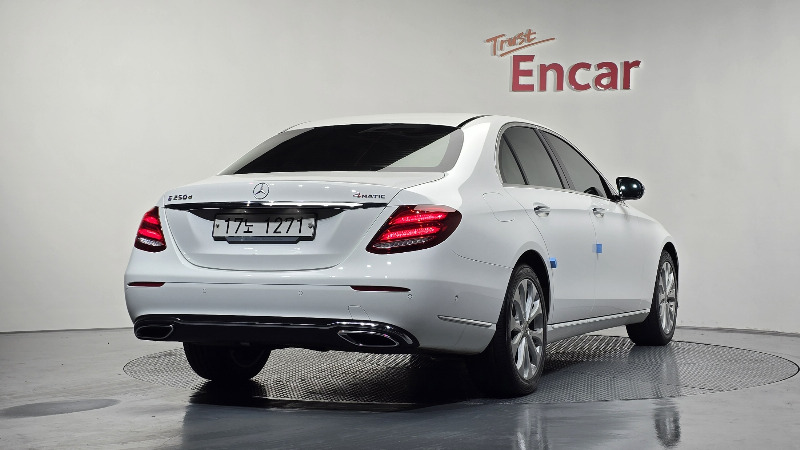 car Mercedes Benz E Class id72443 photo #2
