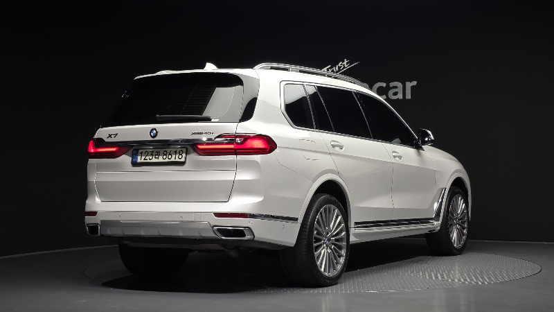 car BMW X7 id72455 photo #2