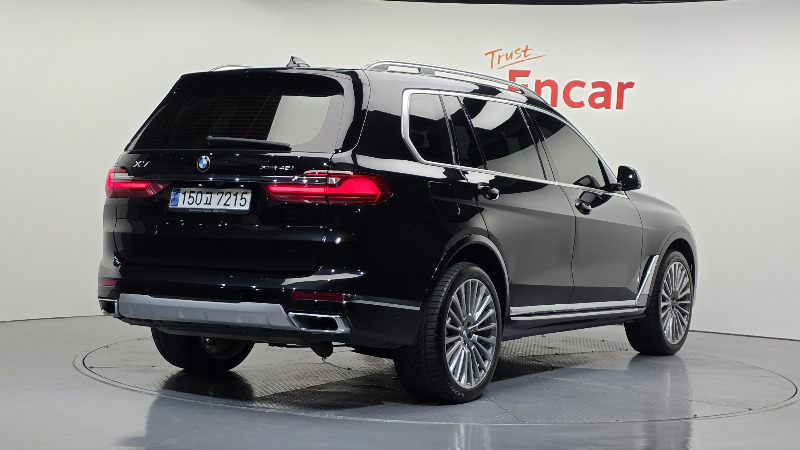 car BMW X7 id72477 photo #2