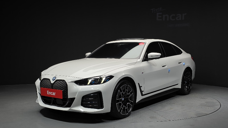 car BMW i4 id72649 main photo