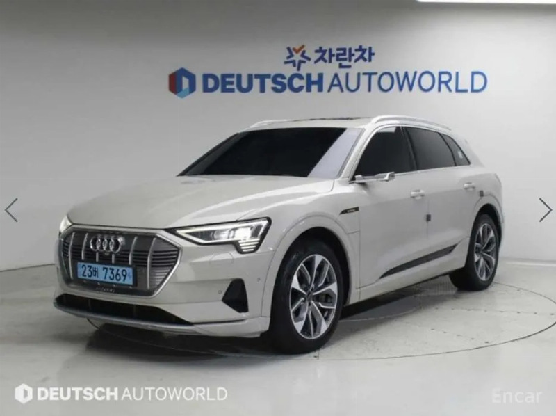 car Audi e-tron id72802 main photo