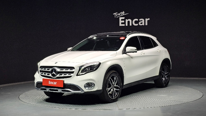 car Mercedes Benz GLA id73144 main photo