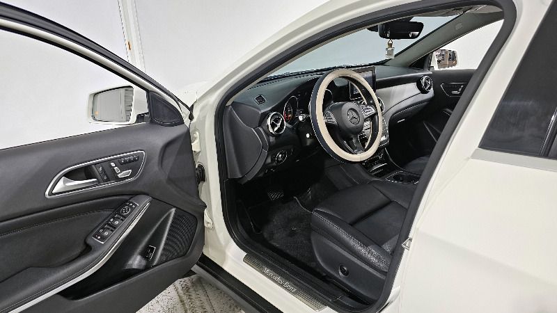 car Mercedes Benz GLA id73146 photo #11
