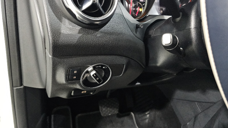 car Mercedes Benz GLA id73146 photo #14