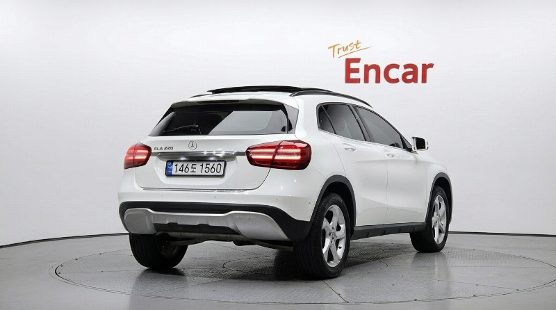 car Mercedes Benz GLA id73146 photo #2