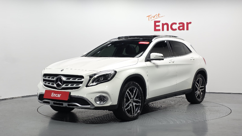 car Mercedes Benz GLA id73149 main photo