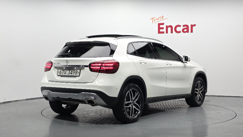 car Mercedes Benz GLA id73149 photo #2