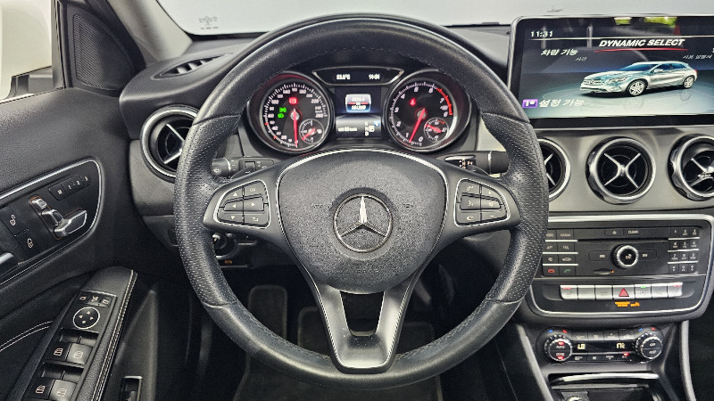 car Mercedes Benz GLA id73151 photo #14