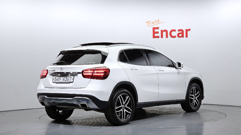 car Mercedes Benz GLA id73151 photo #2